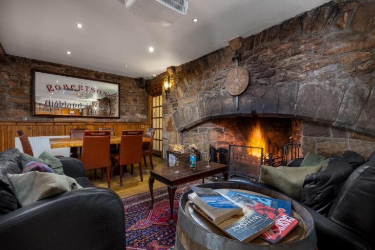 Dornoch Castle bar