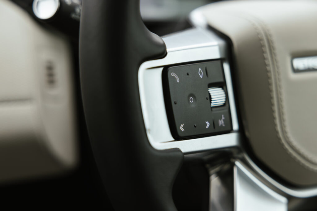 Land Rover Discovery interior indicators