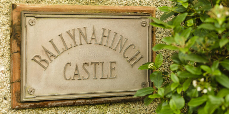 Ballynahinch Castle Plaque