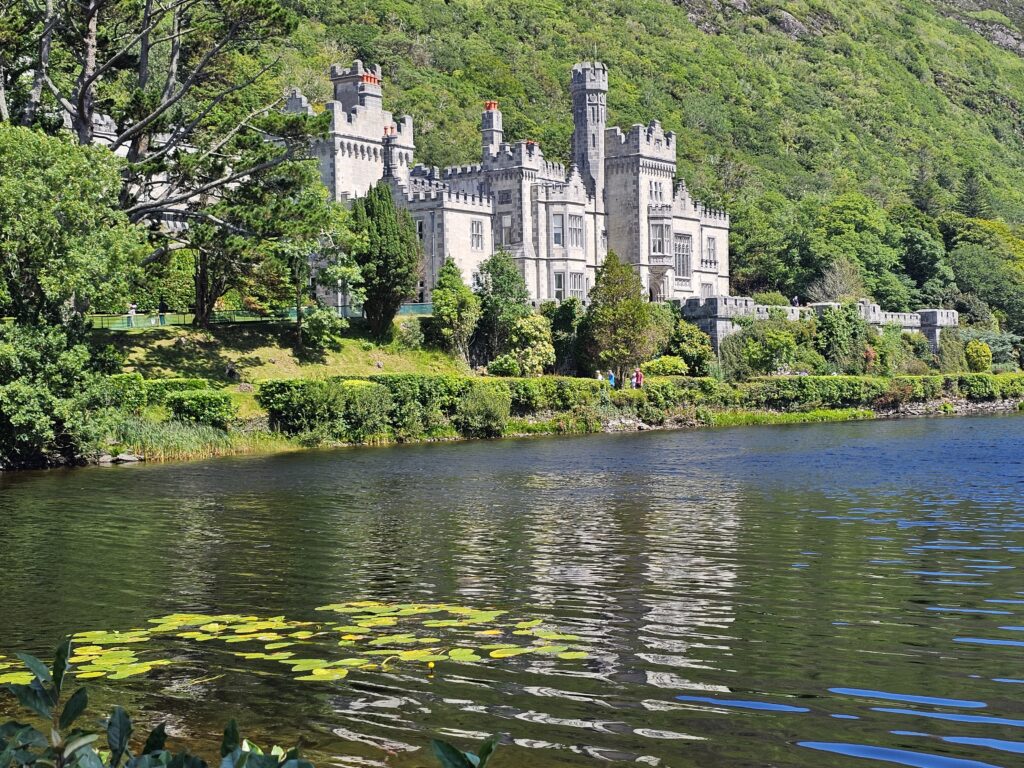 Kylemore Abbey, Connemara National Park - Irish Tourism