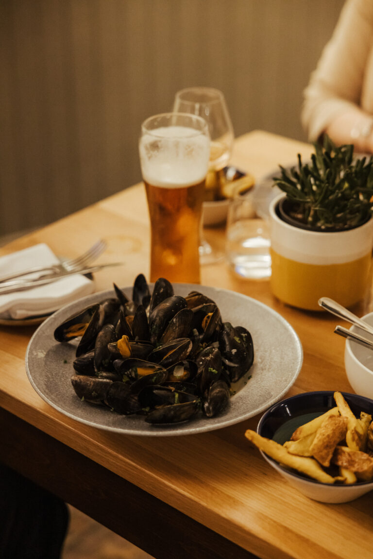 Mussels and a beer in Scotland
