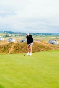 Golf in Lahinch - Andrew Dovan