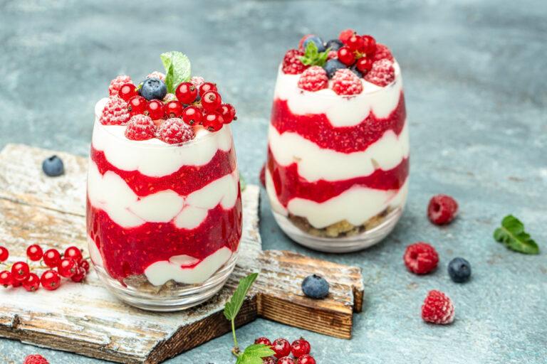 Cranachan raspberry dessert in jar - Gwen's food tour