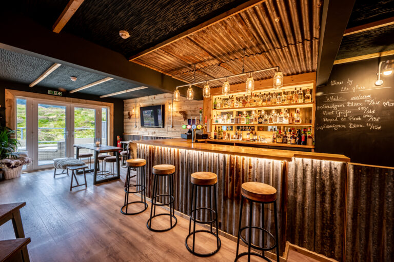 Scotland-Newton Lodge-bar