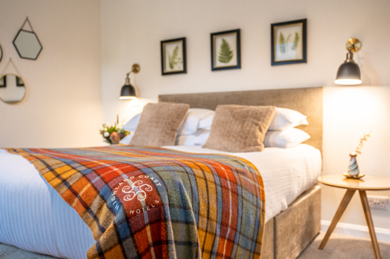 Scotland-Newton Lodge-bedroom close up