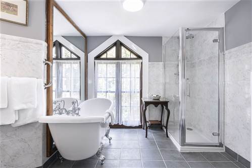 Abbeyglen Castle Hotel bathroom