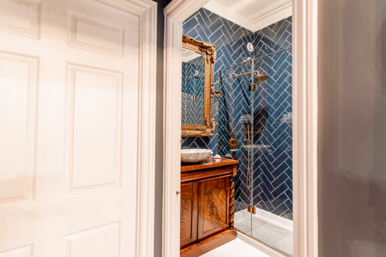 Plas Dinas Bathroom