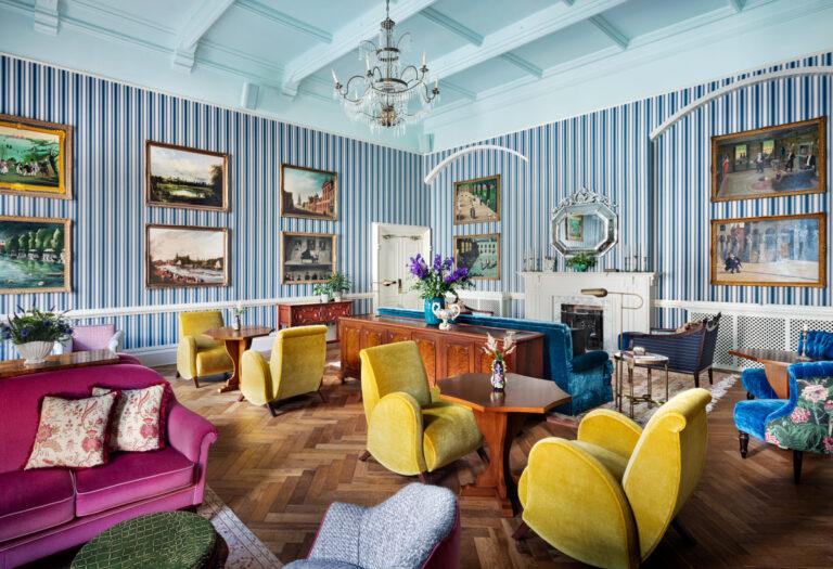 Randolph Lounge
