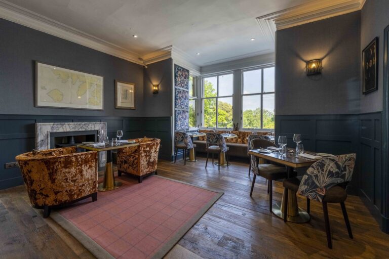 Duidsale House Hotel Chart Room Bar