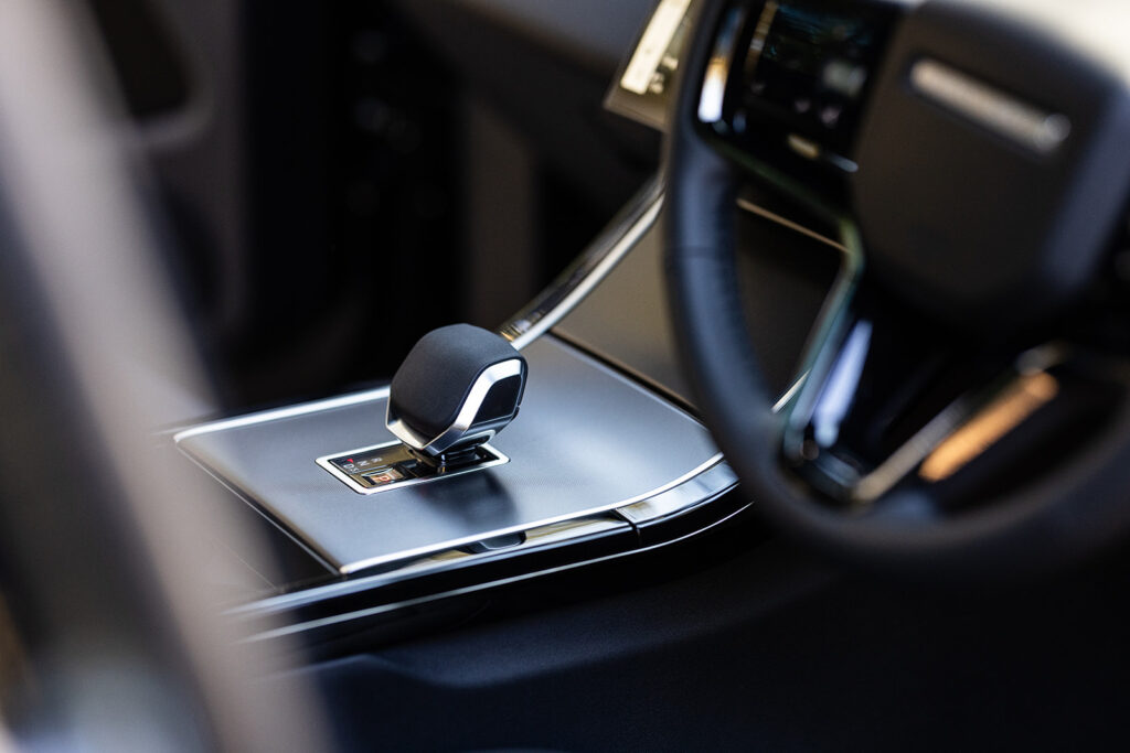 Gear selector and centre console in a Range Rover Evoque